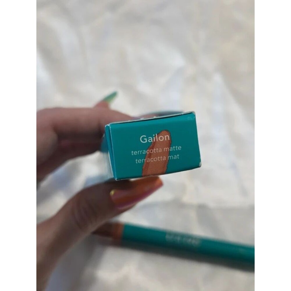 Thrive Infinity Waterproof Eyeshadow Stick - Gailon (terracotta matte) - Picture 3 of 13